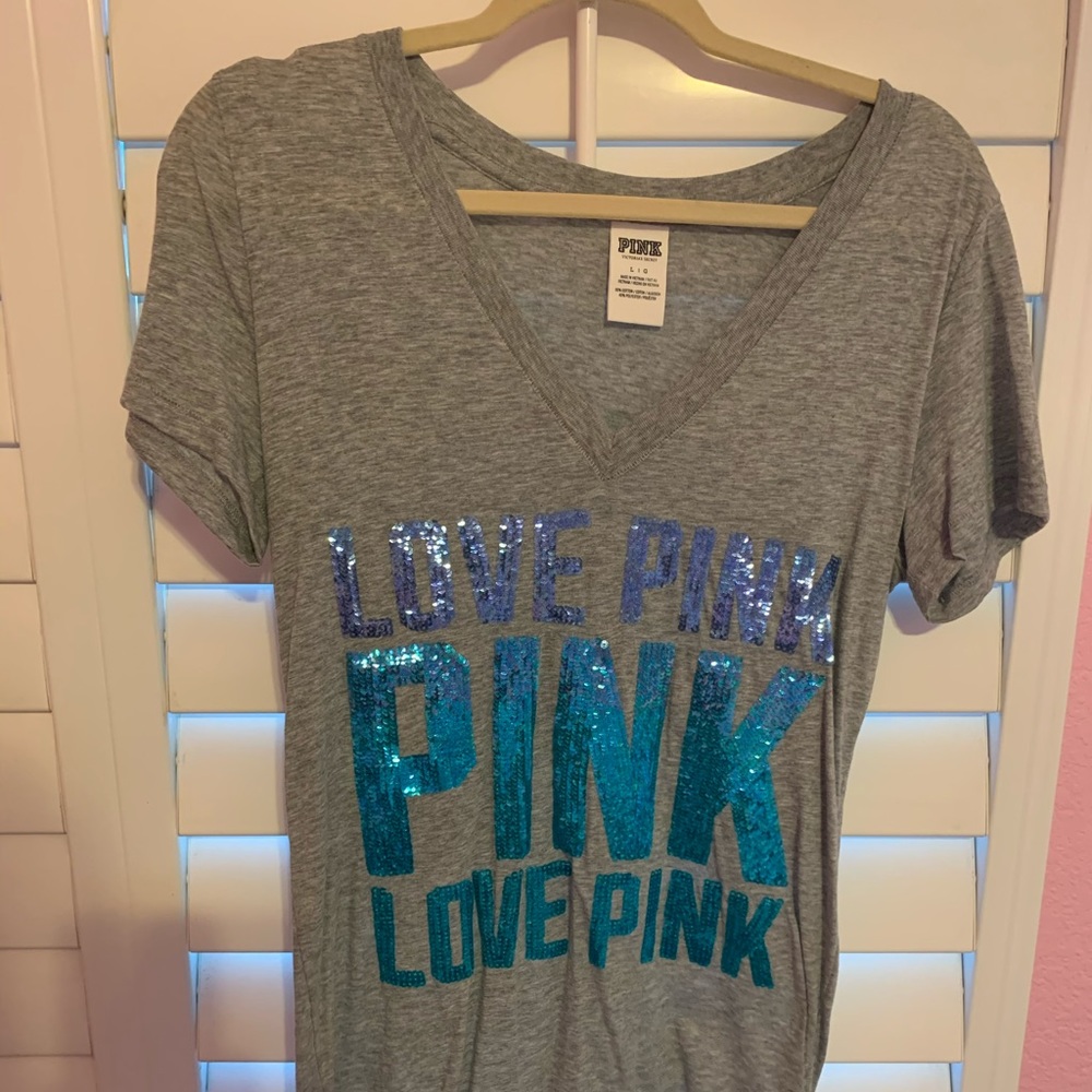 PINK Victoria’s Secret- Gray T-shirt size Large